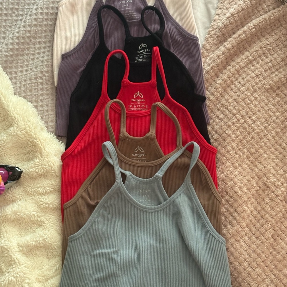 Colorful Ribbed Crop Tank Tops - Picture 5 of 6